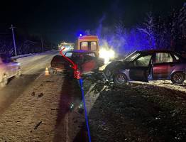 В Коми водитель на ВАЗ вылетел на "встречку" и врезался в LADA Kalina