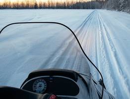 В Коми через снежную блокаду к Усть-Унье пробилась помощь